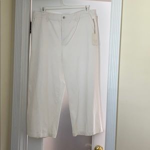 White wide leg crop pants